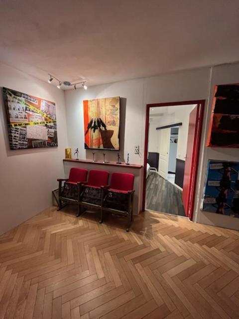 L'Appartement - Chambre Avec Salle De Bains Et Wc Dans Une Galerie D'Art Montbeliard Exterior photo