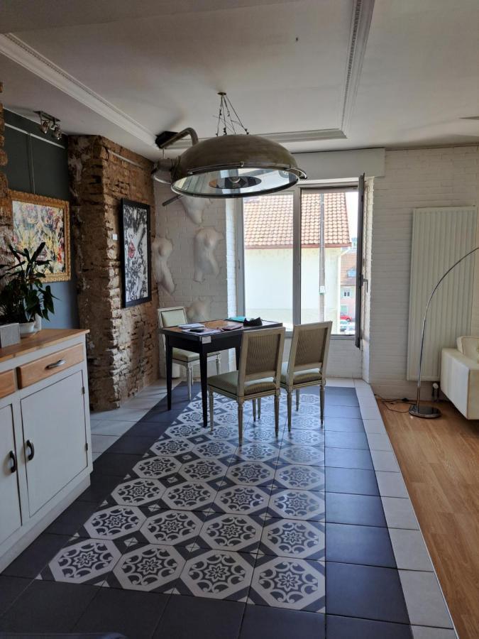 L'Appartement - Chambre Avec Salle De Bains Et Wc Dans Une Galerie D'Art Montbeliard Exterior photo